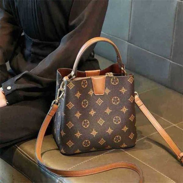 

luxury bags and bucket shoulder messenger