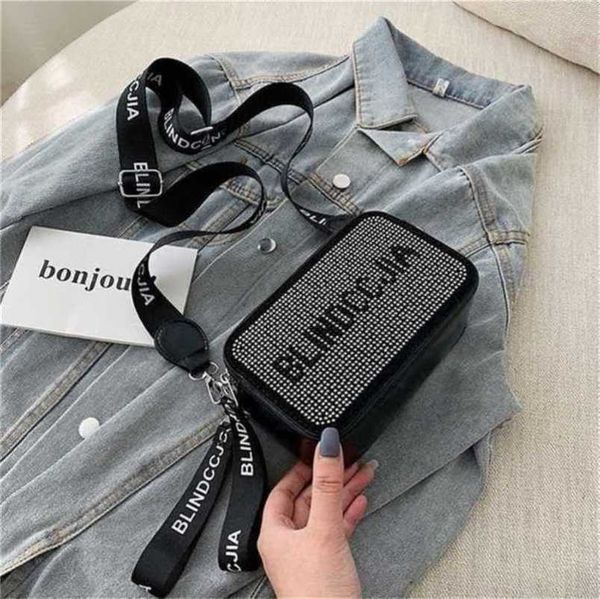 

2023 new luxury bags red black texture camera broadband square