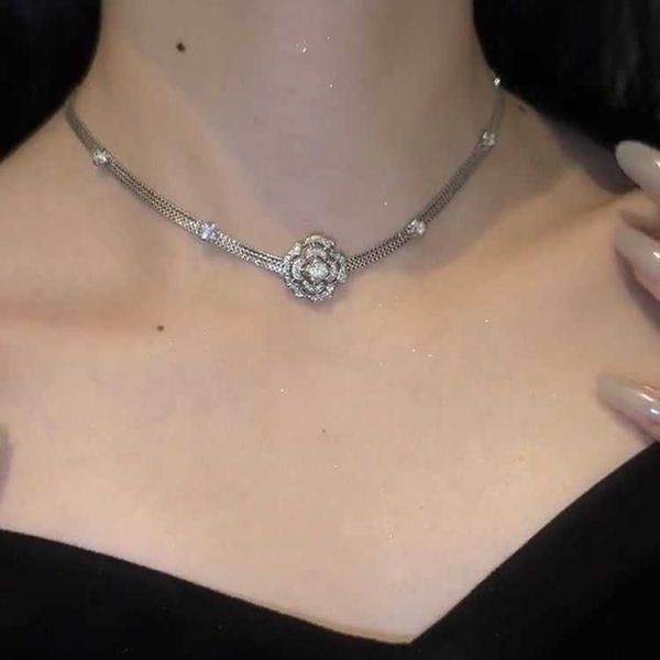 

small design camellia pendant collar neck chain female summer 2023 new fashion style versatile necklace, Black