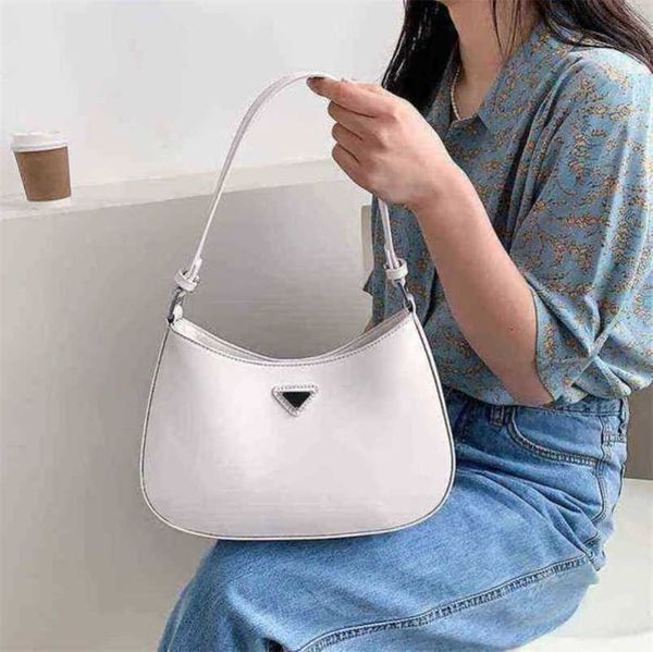 

2023 new luxury bags spring shoulder saddle korean version small fresh simple leisure portable texture