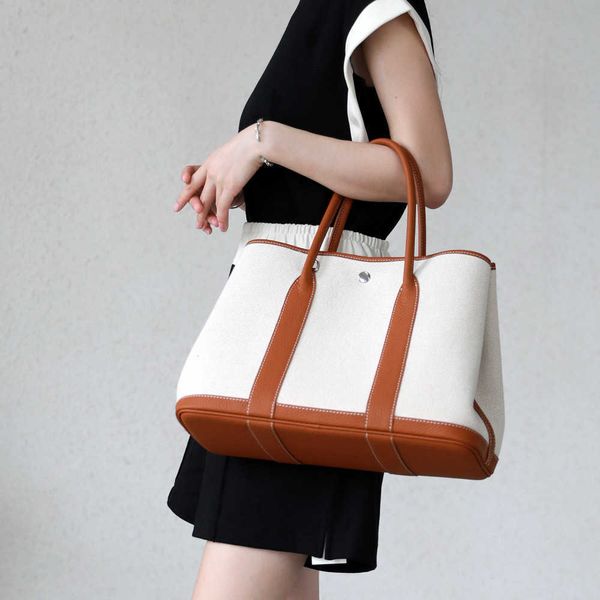 

classic garden party tote bag 2023 entry-level canvas with layer garden bag large capacity portable commuting tote computer office0zr4