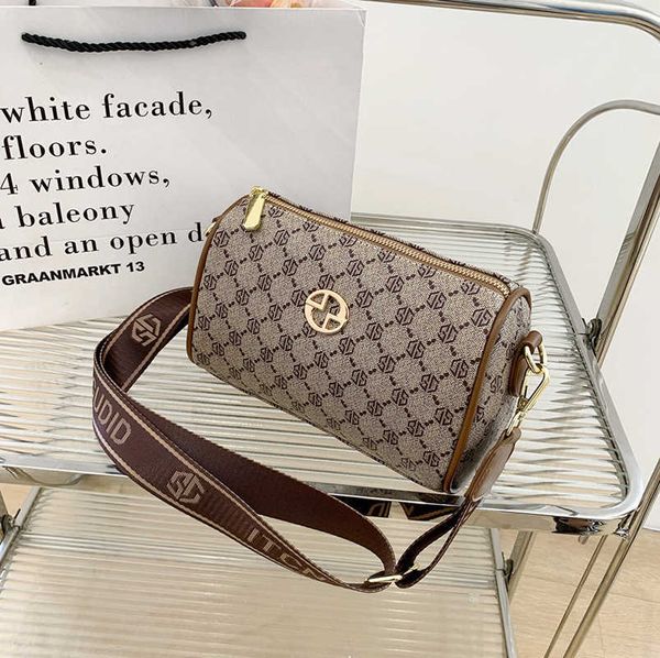 

2023 new luxury designer factory direct sales versatile pillow fashion casual round bucket ins small western style one shoulder crossbody ba