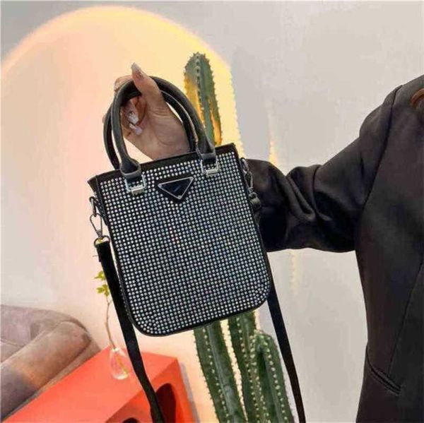 

red same triangle flash diamond inlaid mini portable messenger