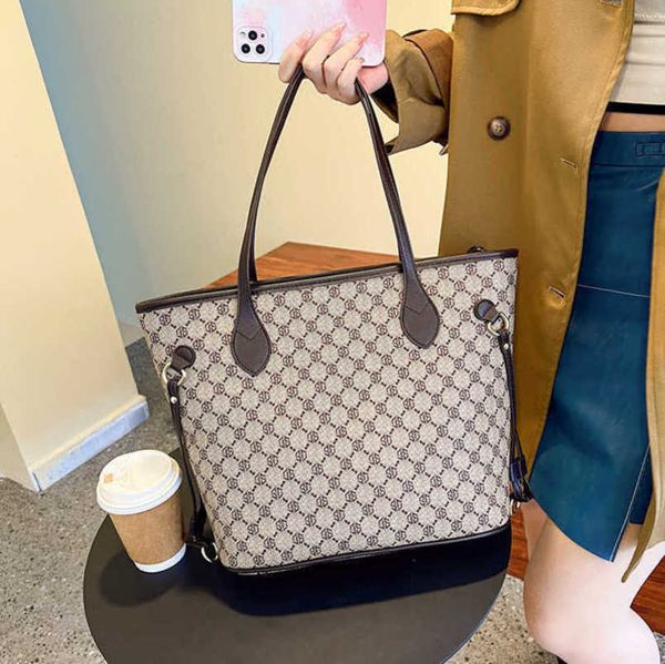 

luxury factory direct sales 2023 new fashion simple underarm tote for women's advanced sense commuter big bag casual one shoulder handb