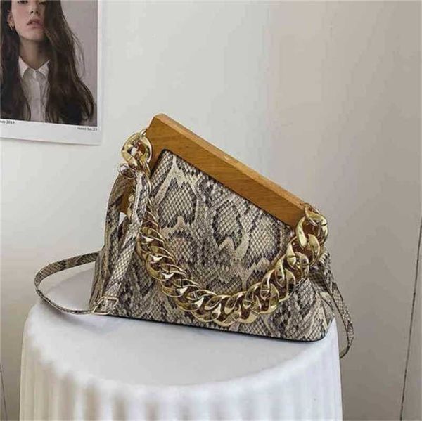 

female spring chain portable style snake pattern messenger