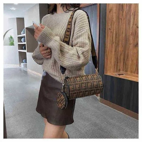 

2023 new luxury bags trend and style belt simple cylinder pillow old flower
