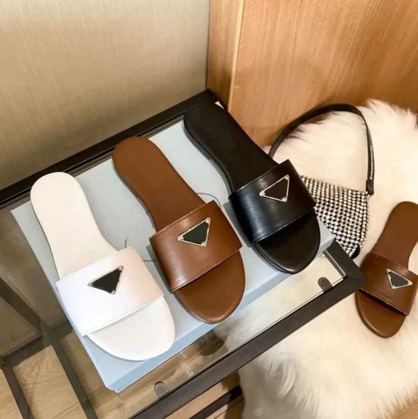 

fashion solid color lady slipper luxury leisure flat bottom sandals summer slippers designer triangle buckle womens sandal classic beach sho, Black