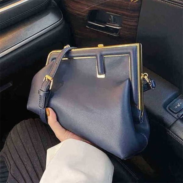 

2023 new luxury bags popular clip shoulder contrast color korean diagonal