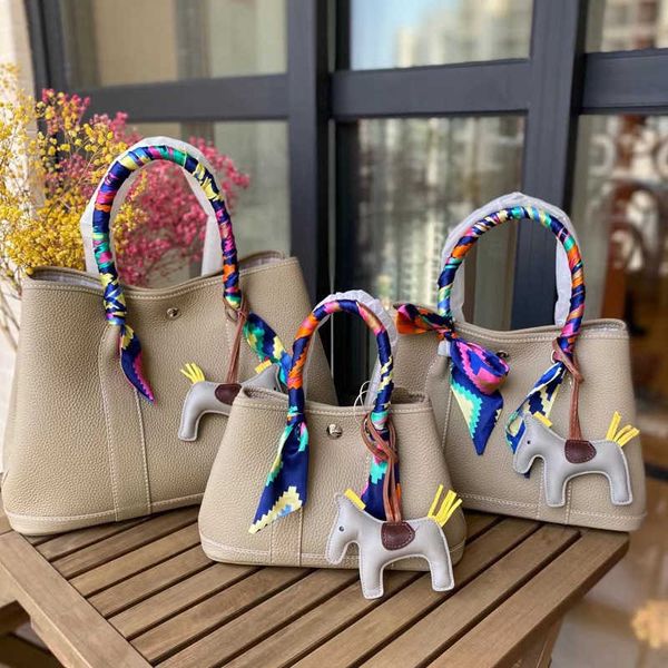 

classic garden party tote bag texture togo new pattern cowhide garden bag fashionable simple handbag large capacity commuter tote for women6