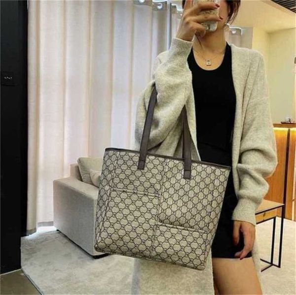 

2023 new luxury bags and trend color matching hand female