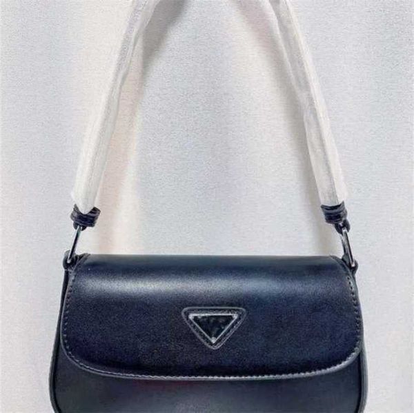 

small women simple solid color trend underarm shoulder