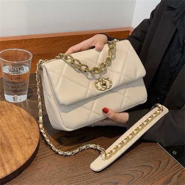 

2023 new luxury bags urban simple and elegant small square shoulder messenger chain