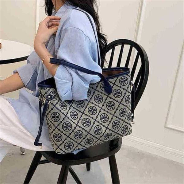 

2023 new luxury bags trend large mother and son red old flower shopping leisure