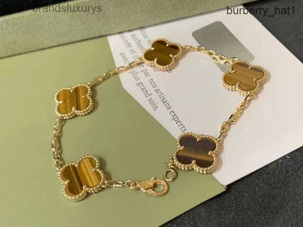 

designer bracelets 2023 van clover bracelet 18k gold love bangle pendant sparkling crystal diamond party jewelry, Black
