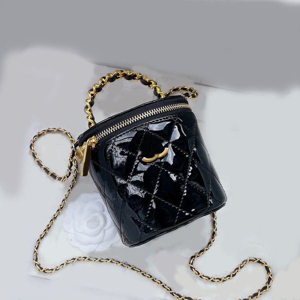 

22s handle woman designer bucket bag with mirror patent/lambskin leather aged gold metal hardware zipper matelasse chain portable cosmetic c