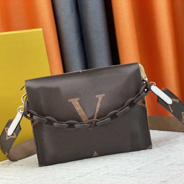 

designer shoulder bag toiletries bag fashion men women clutch bag m47542 m67692 m47545 luxury classic chain handbag crossbody bags purse