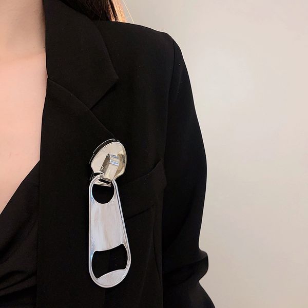 

metal zipper brooch european and american style personality fashion big brooch women travel wedding clothing accessories, Gray