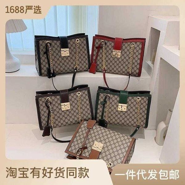 

luxury designer factory direct sales 2023 new versatile large capacity old flower print tote chain strap handheld shoulder bag batch handbag