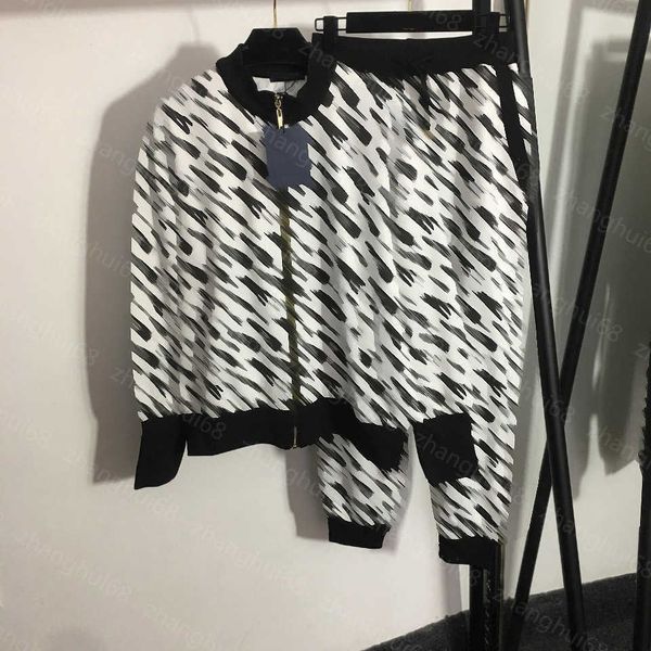 

23ss casual suit women pants sets womens designer clothing full of logo letter print long-sleeved zipper jacket elastic waist casual sweatpa, White