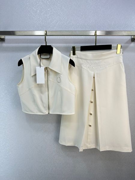 

2023 designer button skirt set women o-neck sleeveless turn down collar zip and high waist long skirt 2 piece suits casua vest set streetwe, White