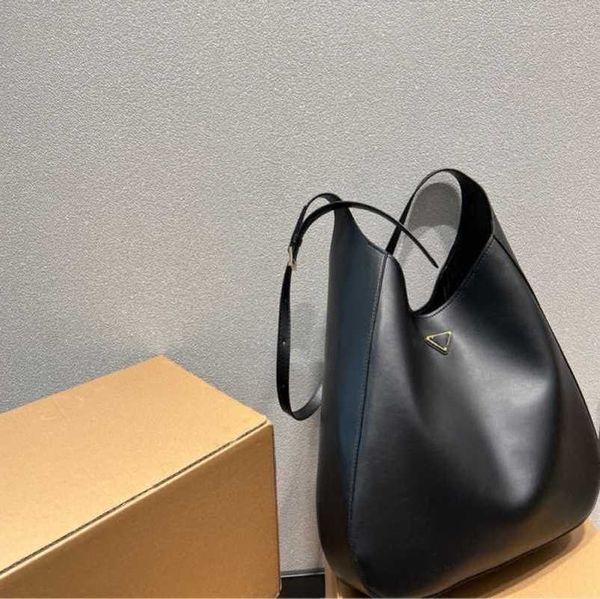 

2023 factory direct sales new style tote bag bright cow leather