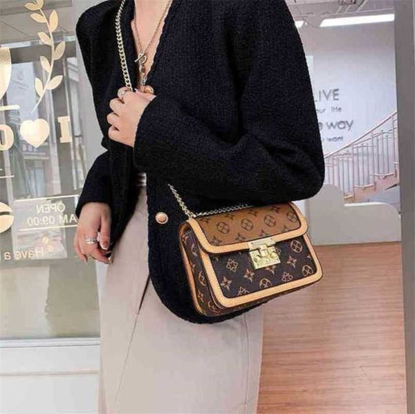 

designer luxury bags red square splice color contrast lock buckle storage