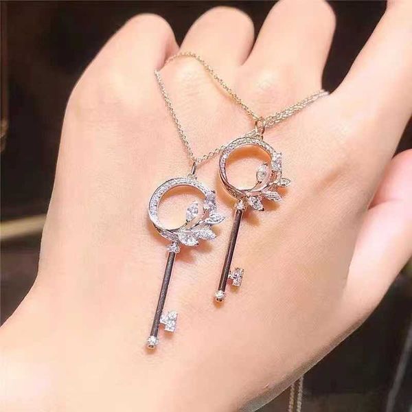 

tiffay leaf key necklace 925 sterling silver plated 18k gold with diamond vine pendant chain, Black