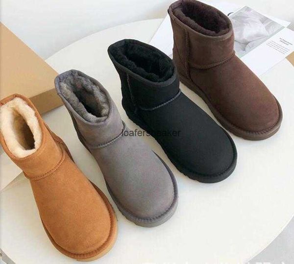 

2022 u5854 women short snow boots keep warm boot sheepskin cowskin genuine leather plush boots with dustbag card beautiful christmas gifts, Black