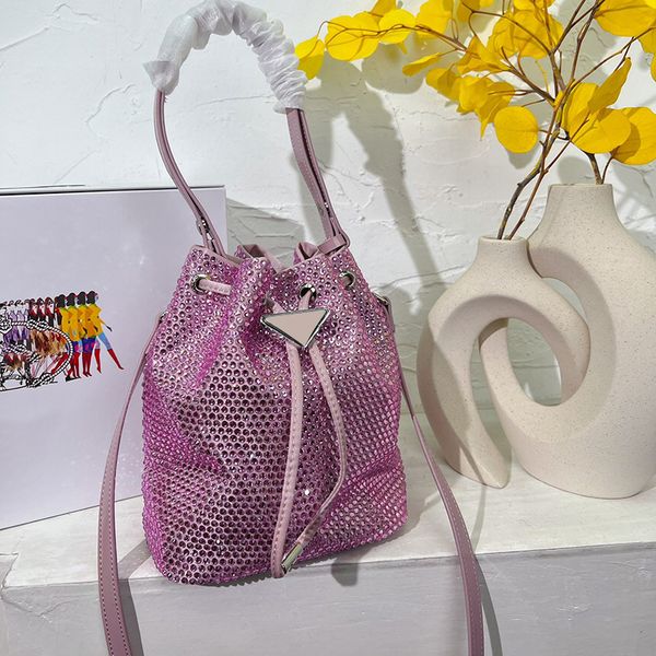 

designer womens shoulder bag bucket bag cristian tote bag full diamond drawbag shoulder bag luxurys handbags gold triangle enamel button cro