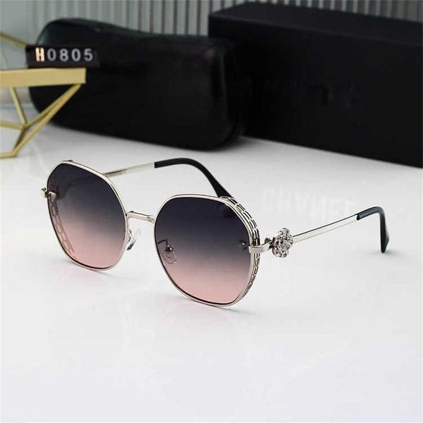 

50% off wholesale of fashionable large frame women personalized street pgraphy glasses for men circular metal ocean lenses sunglasses, White;black