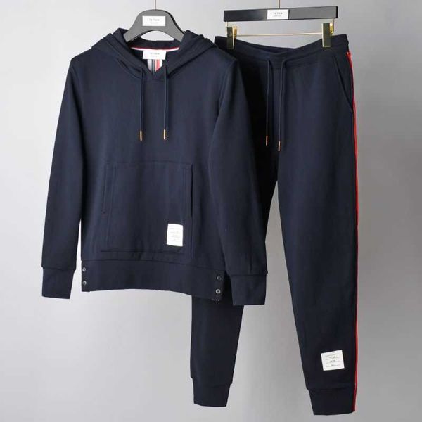 

a trendy autumn men's set paired with handsome casual sportswear bonzero street sweaters and ruffians, Black;brown