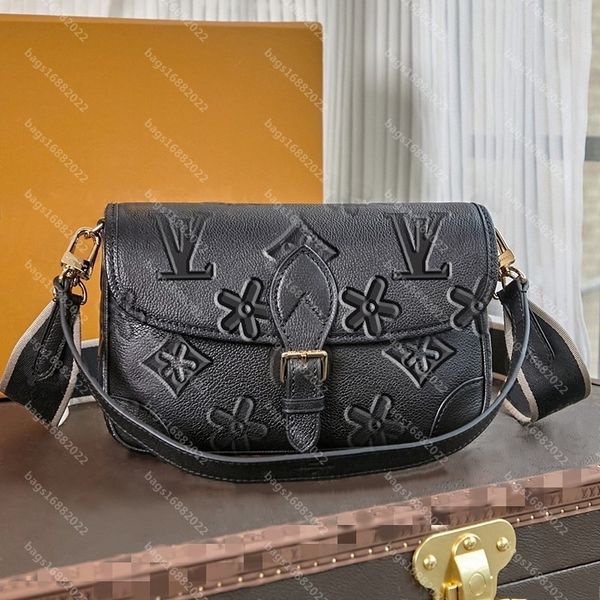 

black white emboss diane baguette bag cow leather designer handbags totes women shoulder crossbody bag ladies purses clutch louise leather b