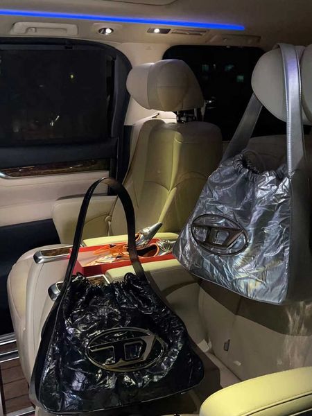 

underarm d bag advanced pleated designer fashion diesels net red small design sense women's silver shiny leather trendy cool 5h8o