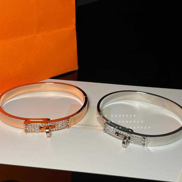 

2023 new product niche design high-end plated 18k rose gold mosan diamond inlaid with light luxury bracelet for women, Black