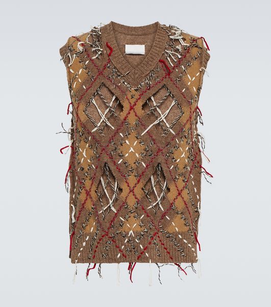 

knitted brown argyle wool-blend sleeveless sweater vest with loose threads, White