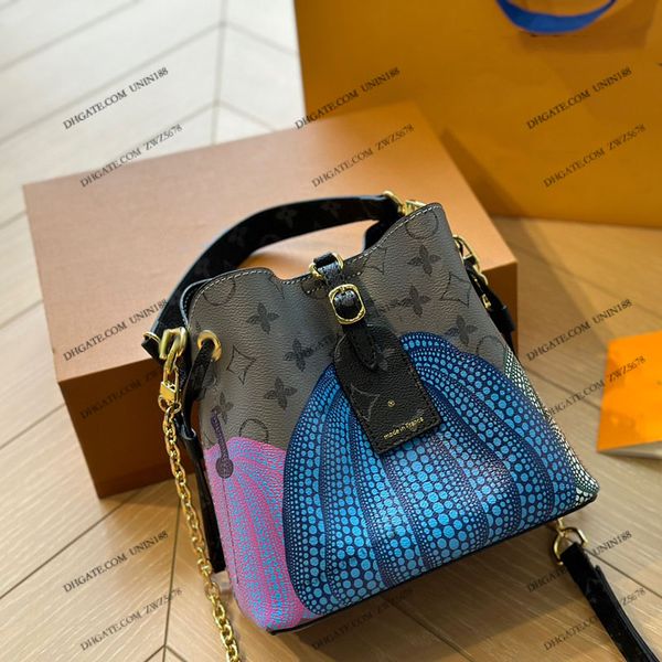 

23ss womens luxurys designers nano totes bag handbags drawstring bucket color printing flowers shouder crossbody women handbag pouch purse 2