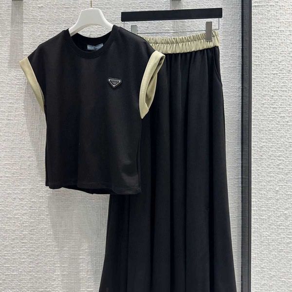 

summer women's black triangle short-sleeved long skirt casual suit skirt, polyester fabric comfortable and fast, casual fashion everyda, White