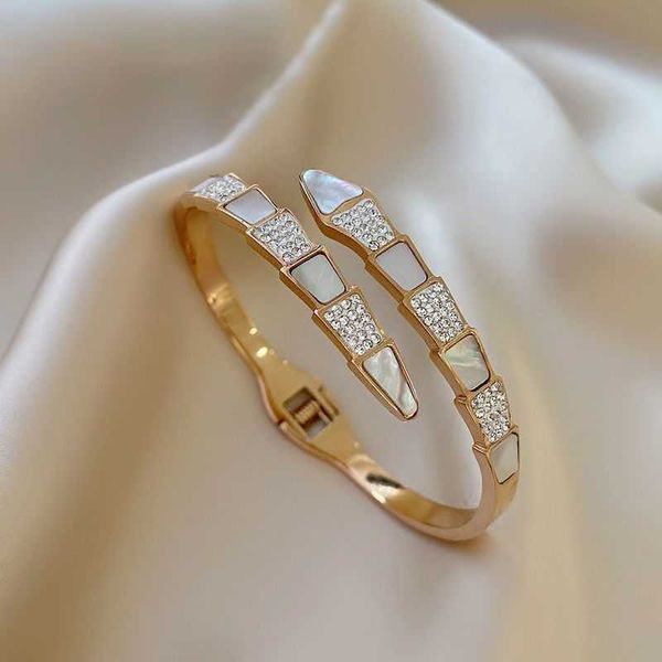 

japanese and korean version 2021 new fashion ins net red temperament snake shaped zircon open titanium steel women's bracelet, Black