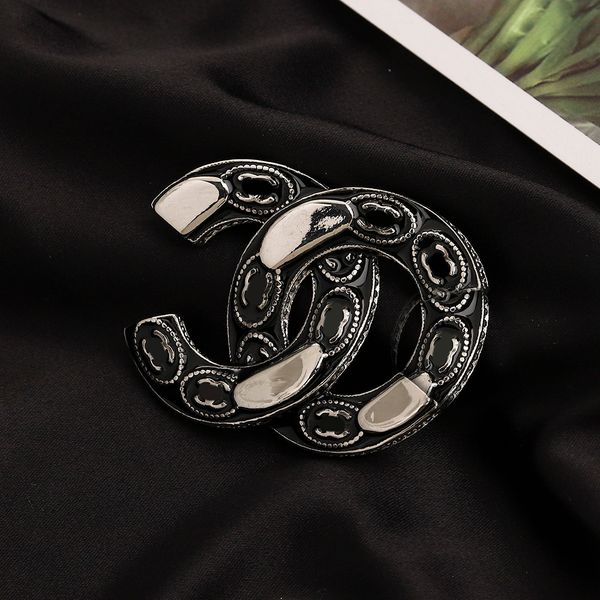 

designer brooches luxury grace brand letter brooch letter pins for women&girls charm jewelry accessorie wedding gift 20style, Gray