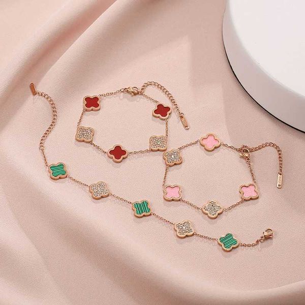 

2 korean version simple 18k rose four-leaf clover titanium steel bracelet women's full diamond fashion non fading hand jewelry another, Black