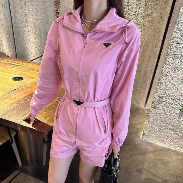 

23ss new tracksuit designer womens set fashion classic triangle belt waist hooded windbreaker straight shorts women two-piece cardigan sport, Gray