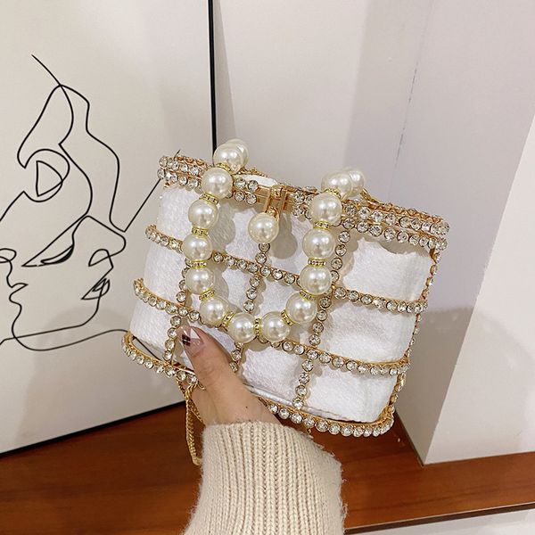 

Outlet factory ladies shoulder bags 3 colors this year's popular shiny diamond dress handbag metal alloy pearl handbags buckle foreign chain bag 28209#, Black