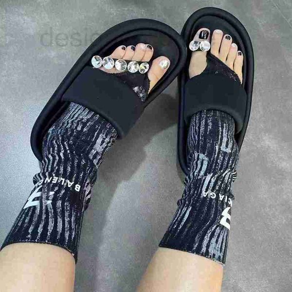 

socks & hosiery designer handmade brushed paint letter offset printing dirty net red split toe exposed mid tube clip female m3em, Black;white