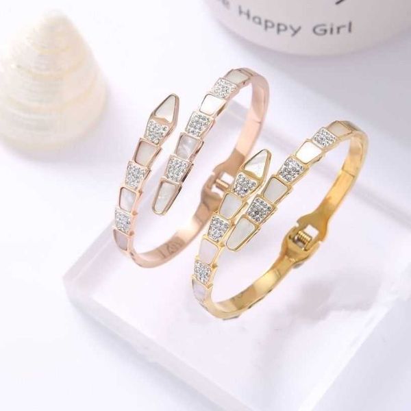 

snake shaped rose gold for female niche design with a sense of high-end temperament. beimu's cool style full diamond bracelet limited e, Black