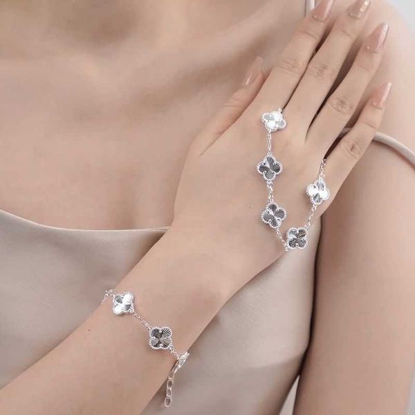 

zuyin 999.9 lucky four-leaf clover women luxury quality advanced adjustable bracelet for gift to girlfriend, Black