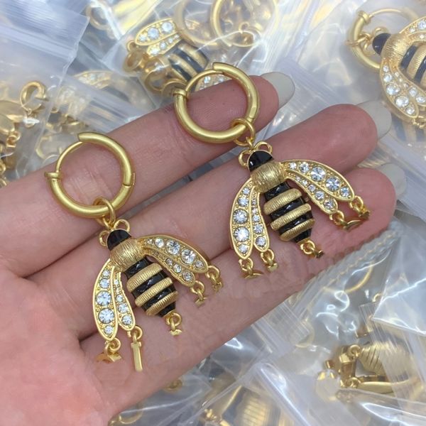 

luxury insect bee stud earrings designer for women hoop ear studs earring alphabet earrings jewelry set valentine's day gift engagemen, Golden