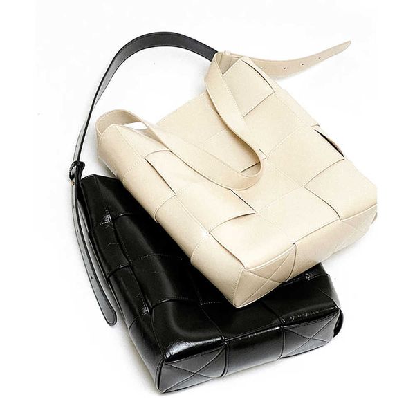 

designer bag venetas cowhide tote bag women's woven bag large capacity shoulder crossbody bag style bag leather b470