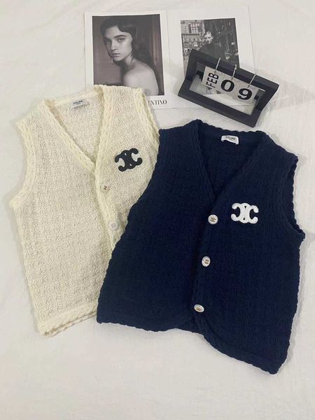 

23 summer new fashion embroidery triumphal pattern temperament small fragrance versatile slim v-neck knitted tank top, White