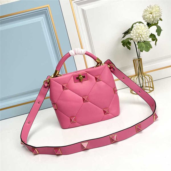 

woman bag for bag v handheld bags velatninio lingge designer rivet one shoulder diagonal cross leather women's bag high capacity bucket