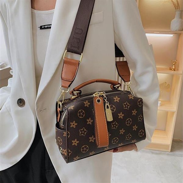 

7899 design handbag leather single shoulder retro shell bag female purses and handbags designer crossbody bags for women283e